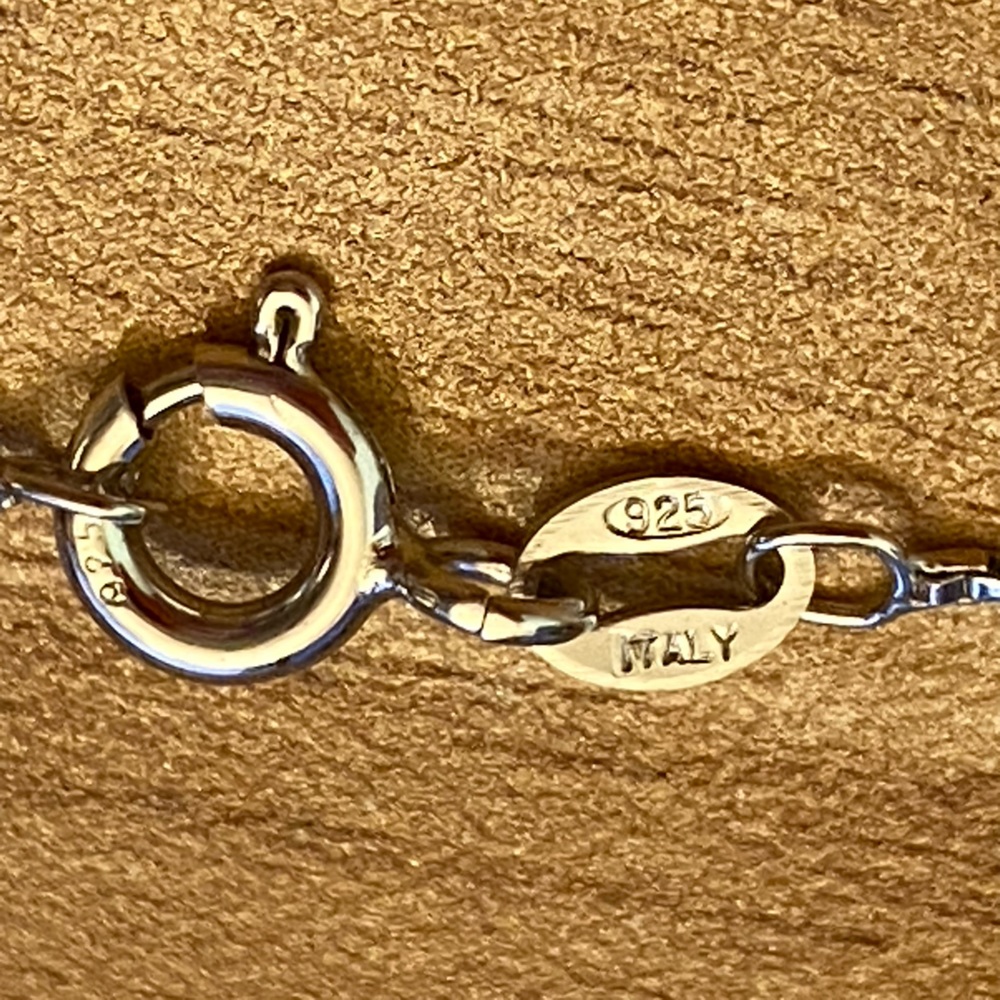 Beautiful vintage 925 sterling silver sailboat necklace - Picture 6 of 6